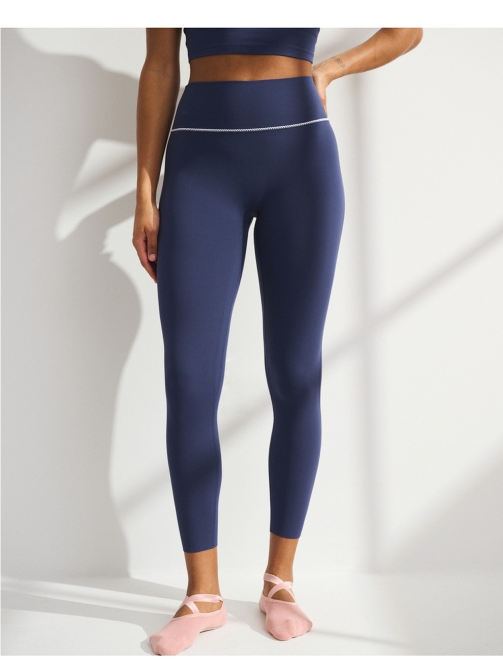 Abercrombie YPB studio flex curve love short legging